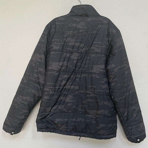 Men’s The North Face Camo style insulated jacket - Picture 6 of 7